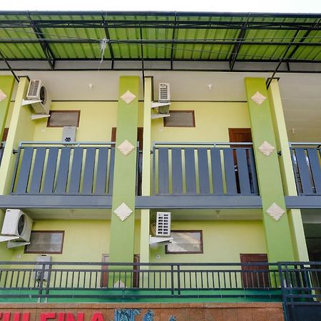 Zulfina Homestay Syariah Mitra Reddoorz 바뉴왕기 외부 사진
