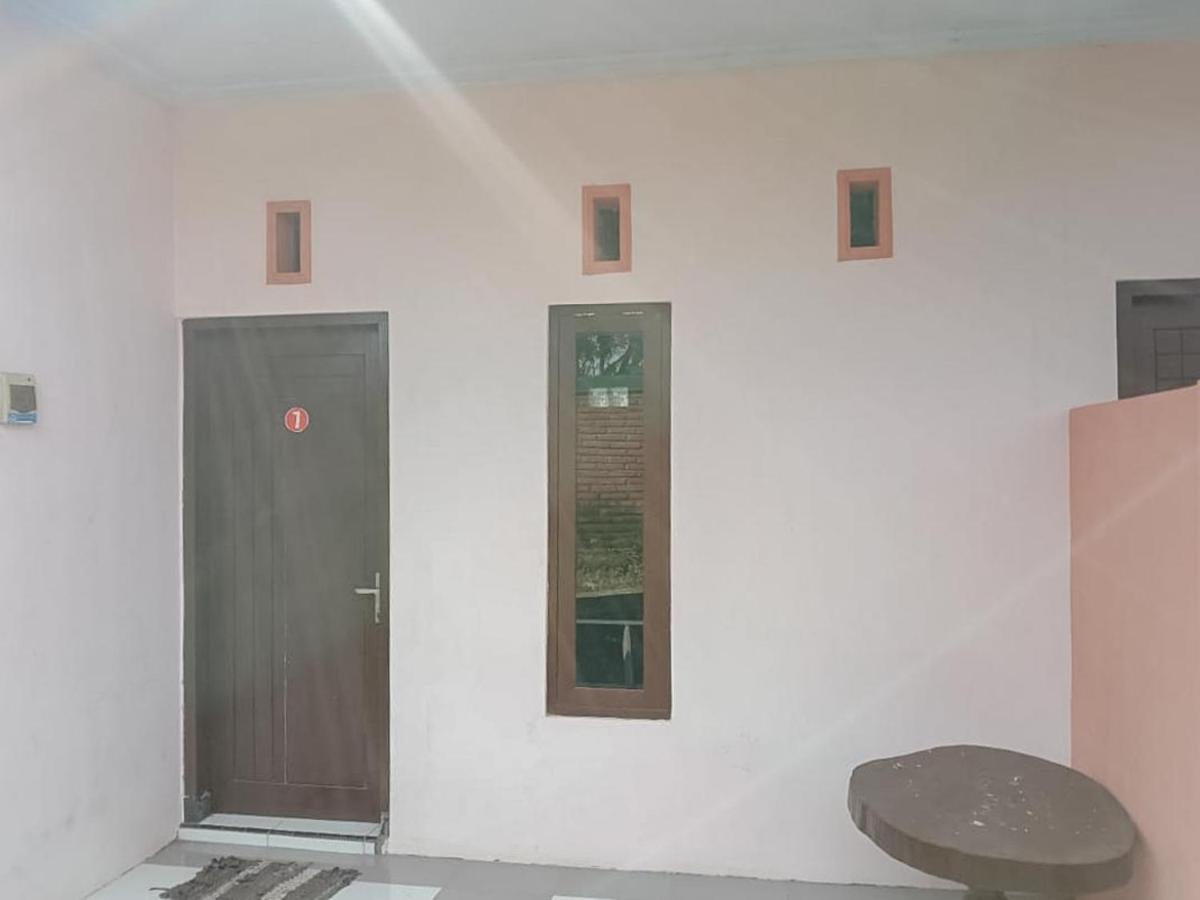 Zulfina Homestay Syariah Mitra Reddoorz 바뉴왕기 외부 사진