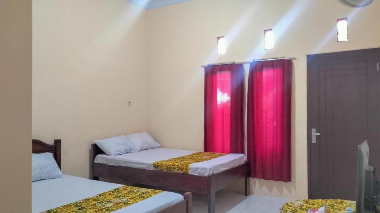 Zulfina Homestay Syariah Mitra Reddoorz 바뉴왕기 외부 사진