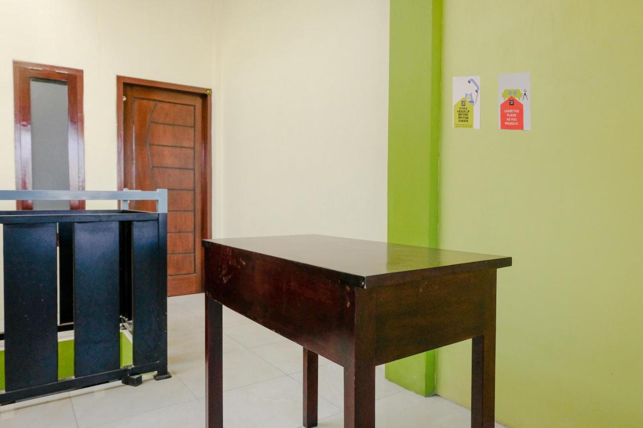 Zulfina Homestay Syariah Mitra Reddoorz 바뉴왕기 외부 사진