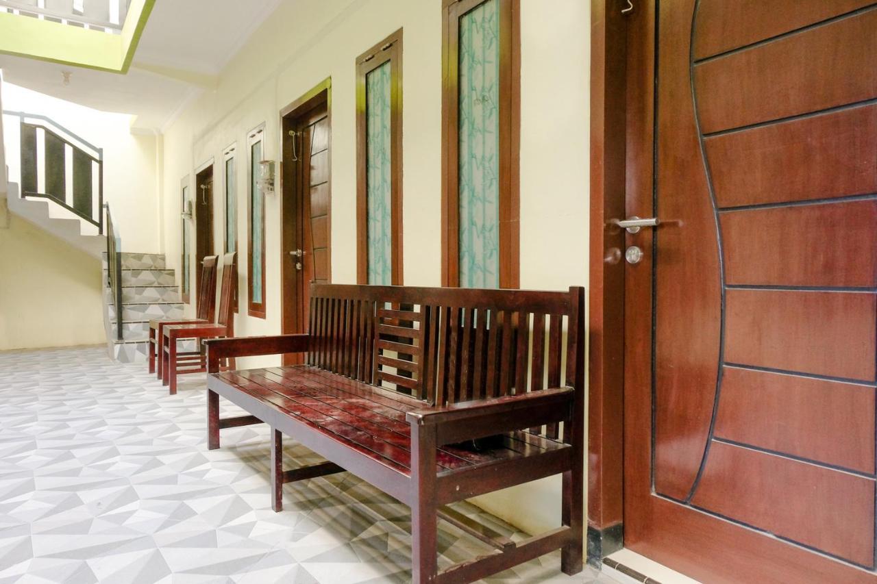 Zulfina Homestay Syariah Mitra Reddoorz 바뉴왕기 외부 사진
