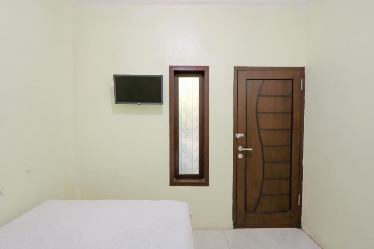 Zulfina Homestay Syariah Mitra Reddoorz 바뉴왕기 외부 사진