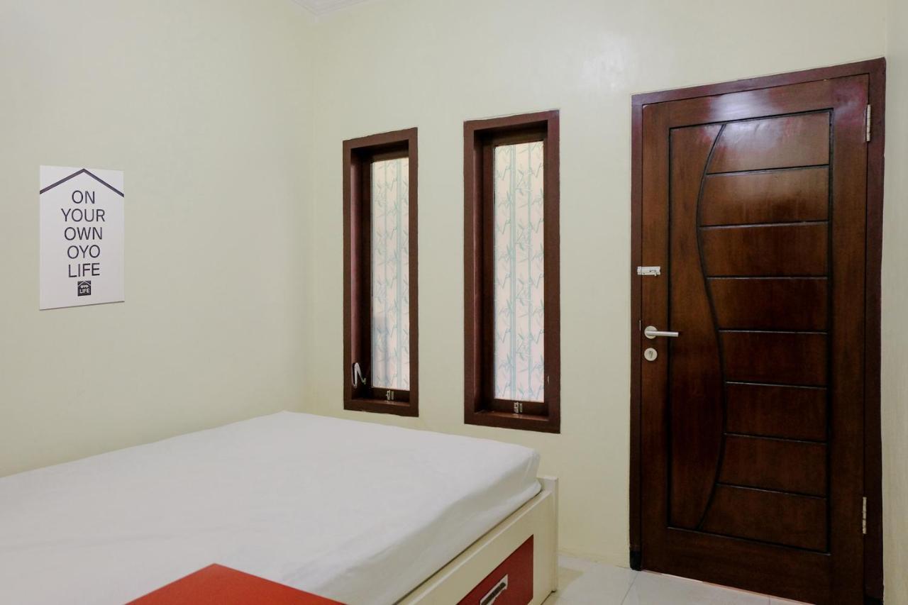 Zulfina Homestay Syariah Mitra Reddoorz 바뉴왕기 외부 사진